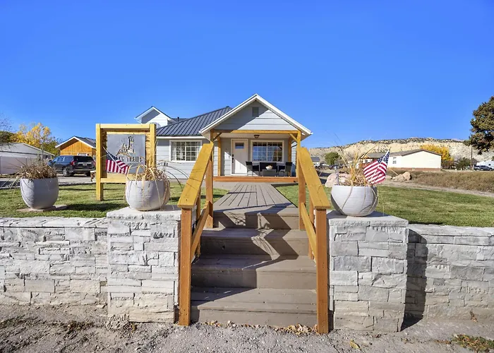 Happy Trails Bed And Breakfast Tropic